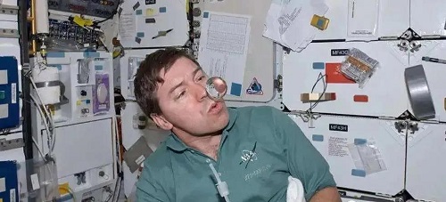 美国宇航局(NASA)科学家尝试用电解铜银离子水处理消毒技术 美国宇航局(NASA)科学家尝试用电解铜银离子水处理消毒技术