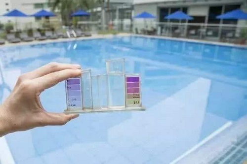 检测泳池水质