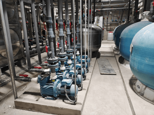 循环水泵+过滤砂缸