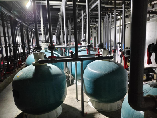 雅海温泉酒店采用爱克循环水泵、过滤砂缸