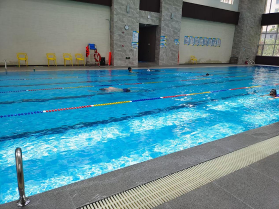 中健领航游泳健身采用爱克全套泳池设备