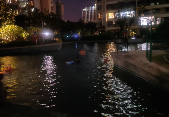 海口市碧海蓝天小区游泳池