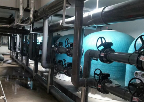 还采用了AQUA爱克品牌旗下的过滤砂缸